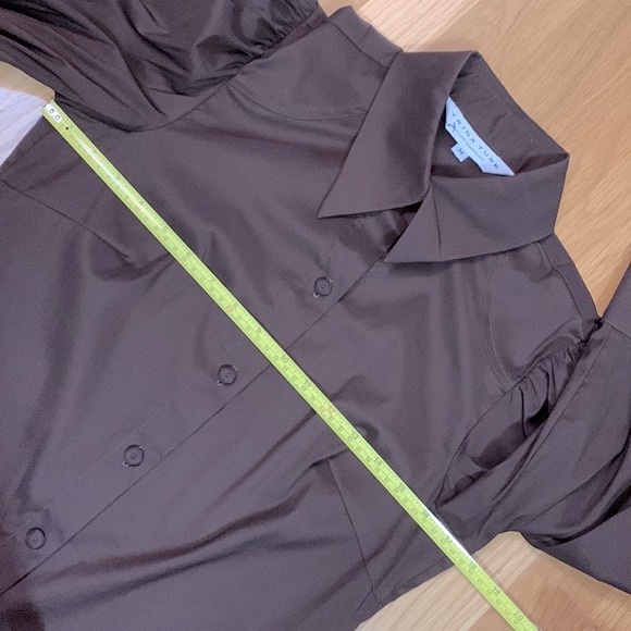 TRINA Turk blouse puff 3/4 sleeve button down top curved hemline women’s sz M - Picture 6 of 10